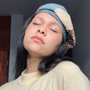 Meet your Posher, Perla